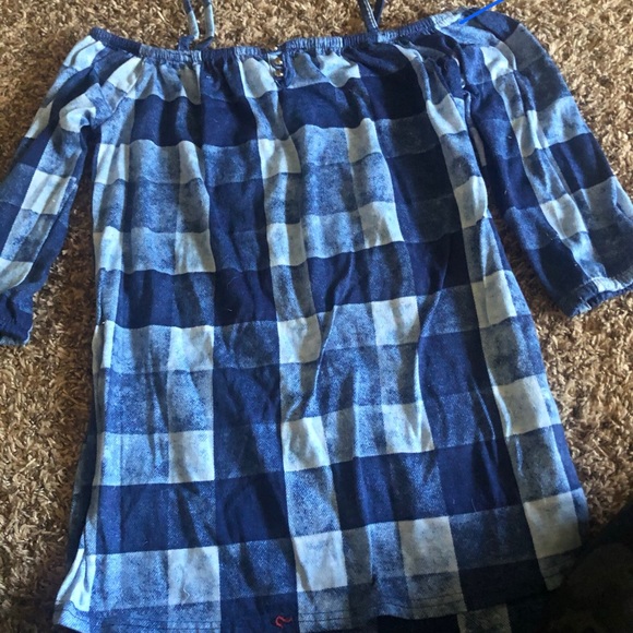 Tops - Picture 1 of 1